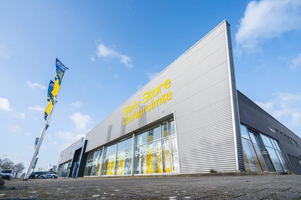 Buitenzijde van een Safe Store Opslag-vestiging in Zeeland