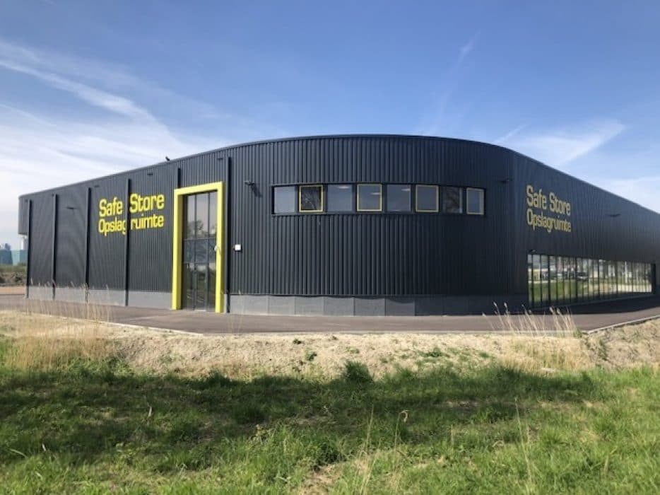 Buitenzijde van een Safe Store Opslag-vestiging in Zeeland